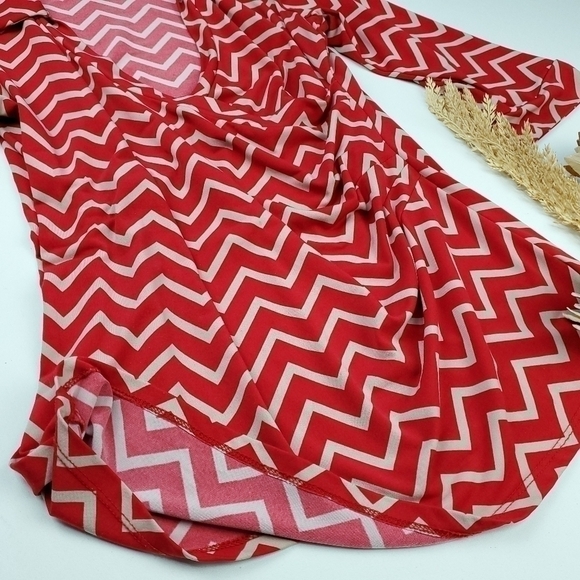 🔴 Motherhood Red Tan Chevron Faux Wrap Top Med - Picture 7 of 13